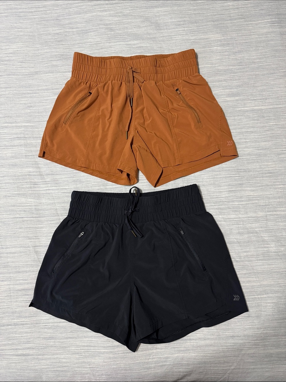 2 pk All in Motion Women’s Workout Athletic Shorts Zip Pockets Size Extra Small